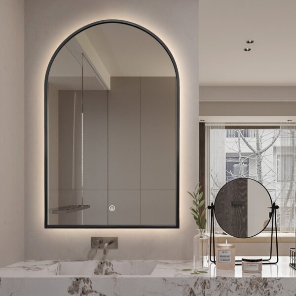 MADELEINE-seinäpeili valaistuksella, musta